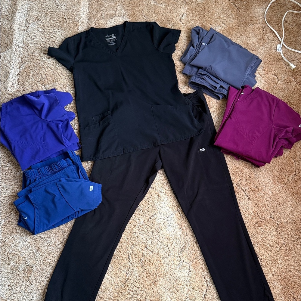 Elevate by IRG Scrub Sets Size Medium